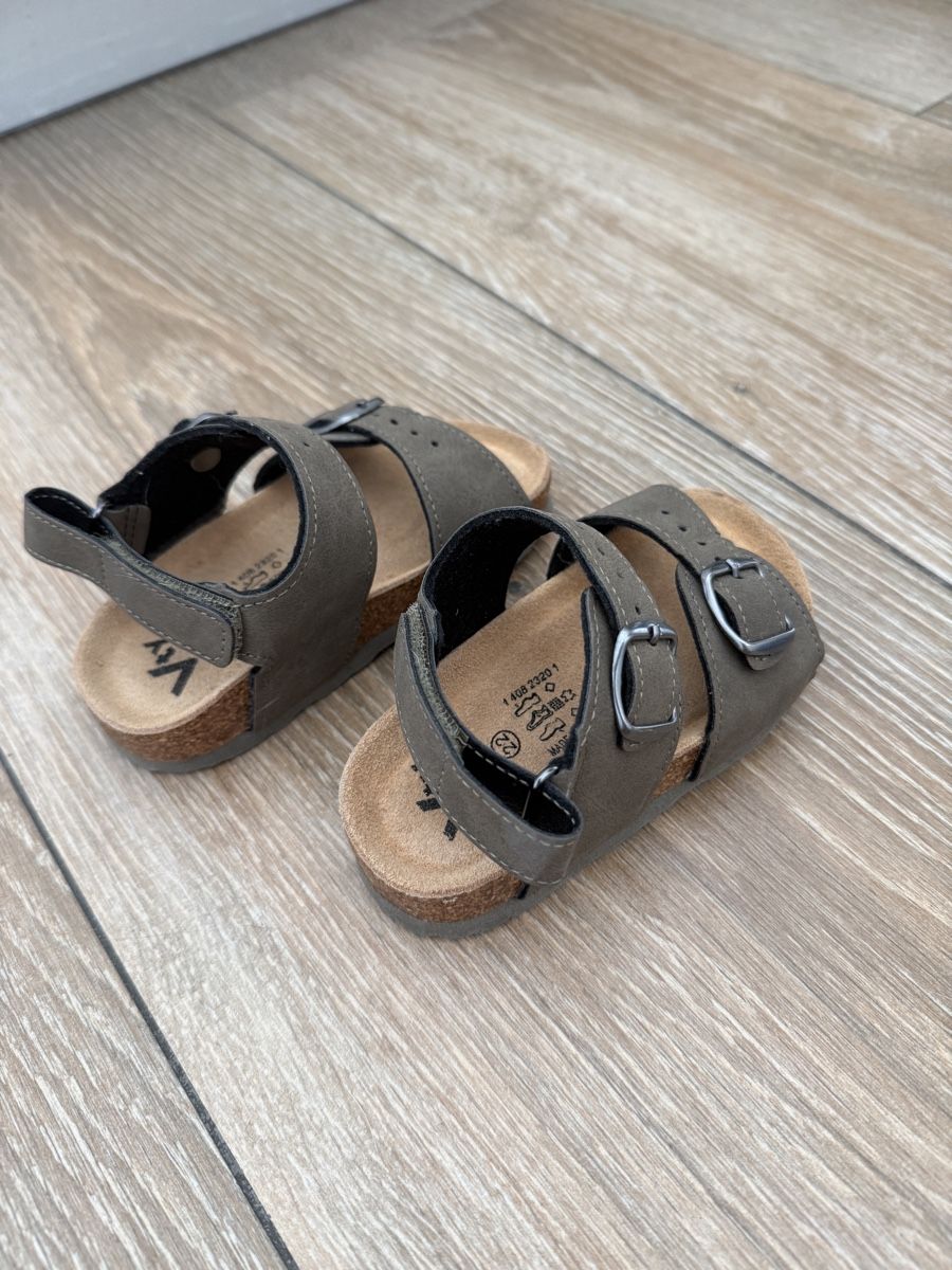 Schuhe für Jungen: Sandales T22 – Neu (gemäss Beschreibung) aus Enney von audrey_brrz 1