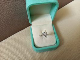 Schöner Damen-Solitär mit ca. 0,45ct Brillant