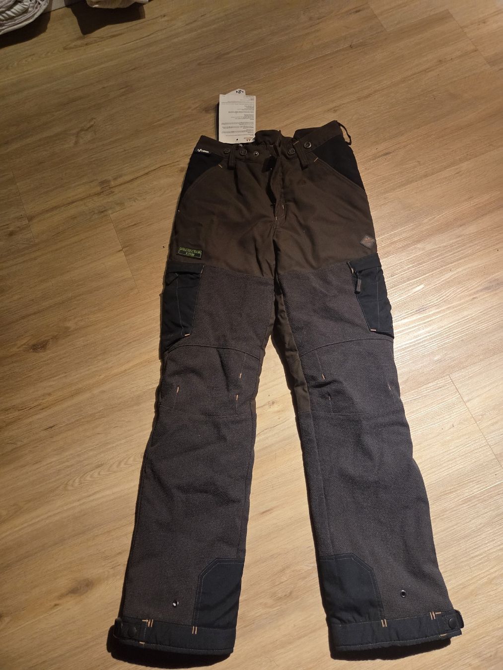 Pantaloni: Jagdhosen – Nuovo e nell'imballaggio originale da Wattenwil venduto da Dk2131