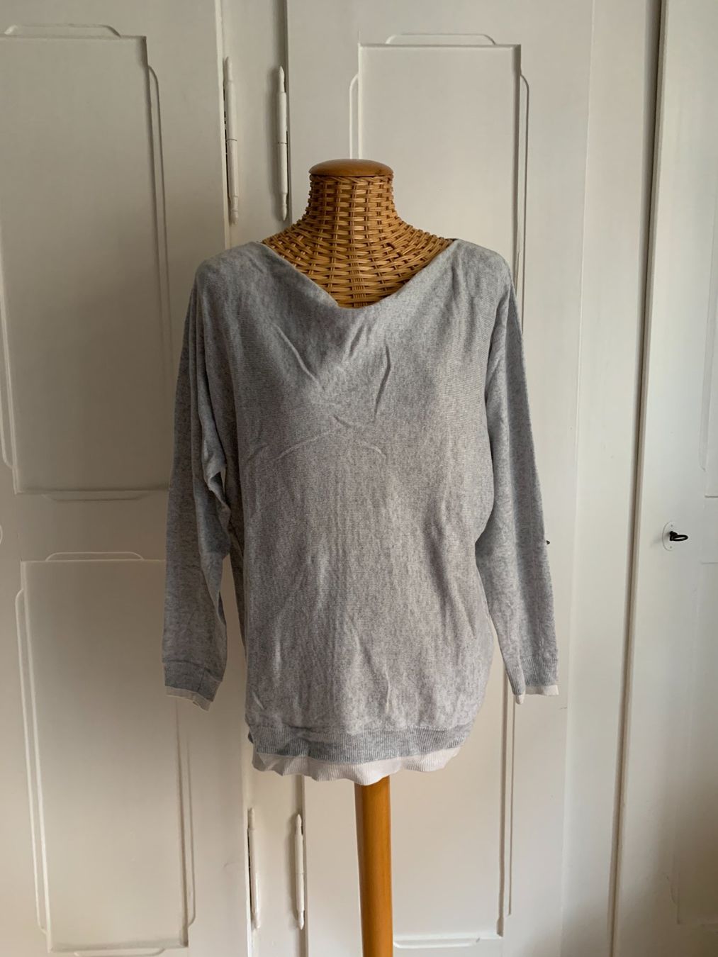 Pullover & Sweatshirts: MINT & VELVET - Feinstrick Pullover hellgrau S – Gebraucht aus Zürich von Diazaio