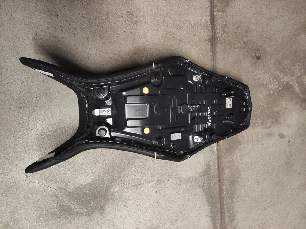 Bagster Komfortsitzbank Yamaha MT09 Kaufen auf Ricardo