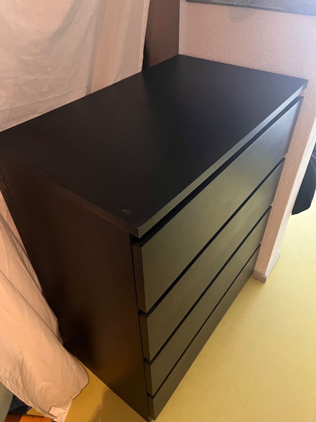 Ikea Commodes: Commode IKEA MALAMUTE 4 tiroirs noire bon état – D'occasion à Zürich par nat_69q2 1