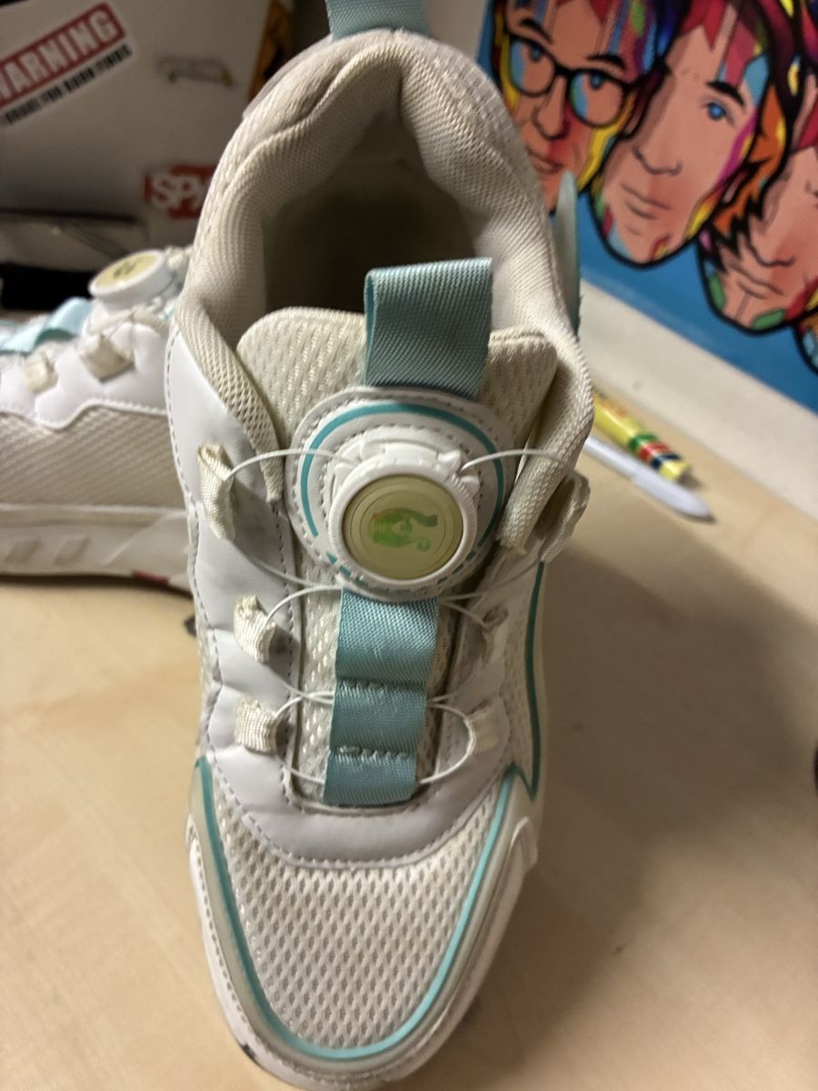 Pattini in linea & Pattini a rotelle: Heelys Rollschuhe Grösse 38  – Usato da Dällikon venduto da robisport 2