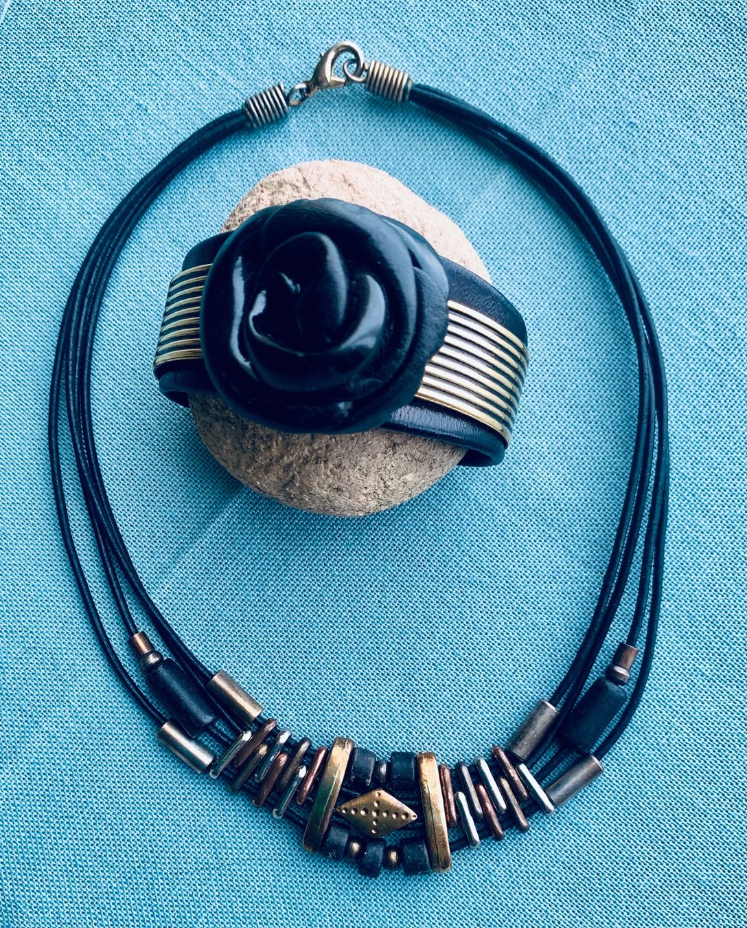 Altri gioielli: Vintage Schmuckset, Leder, Silber, Bronze – Usato da Bern venduto da Flora.Sonea 1