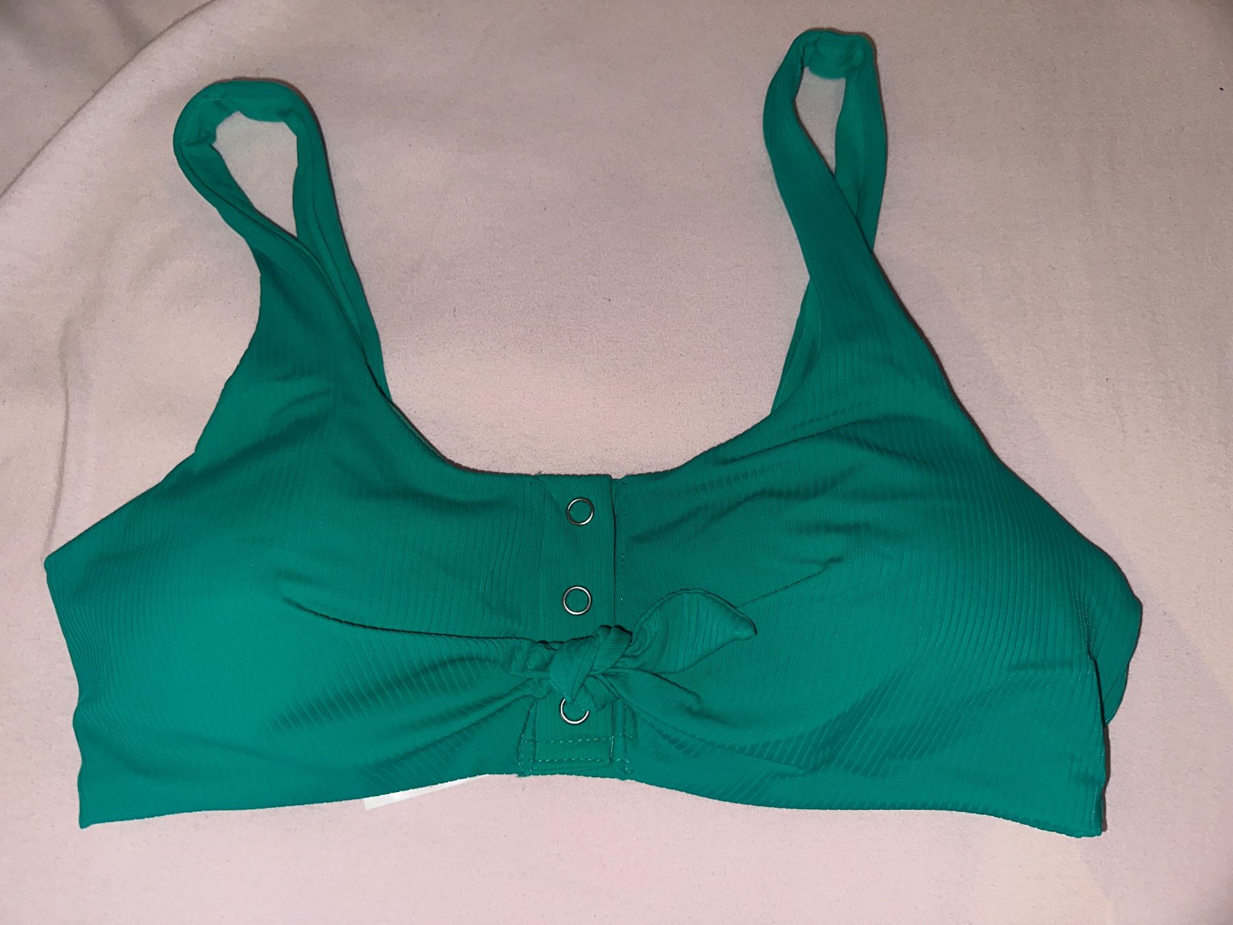Badekleider & Bikinis: Bikini Oberteil Grün Grösse L – Neu (gemäss Beschreibung) aus Dagmersellen von sniff64
