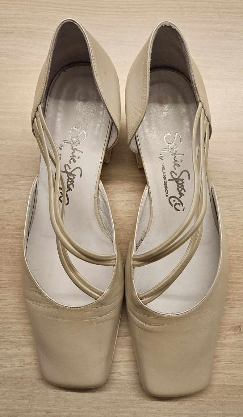 Chaussures femmes: Brautschuh Gr. 36 nur 1x getragen – D'occasion à St. Gallenkappel par masterglaus01 2