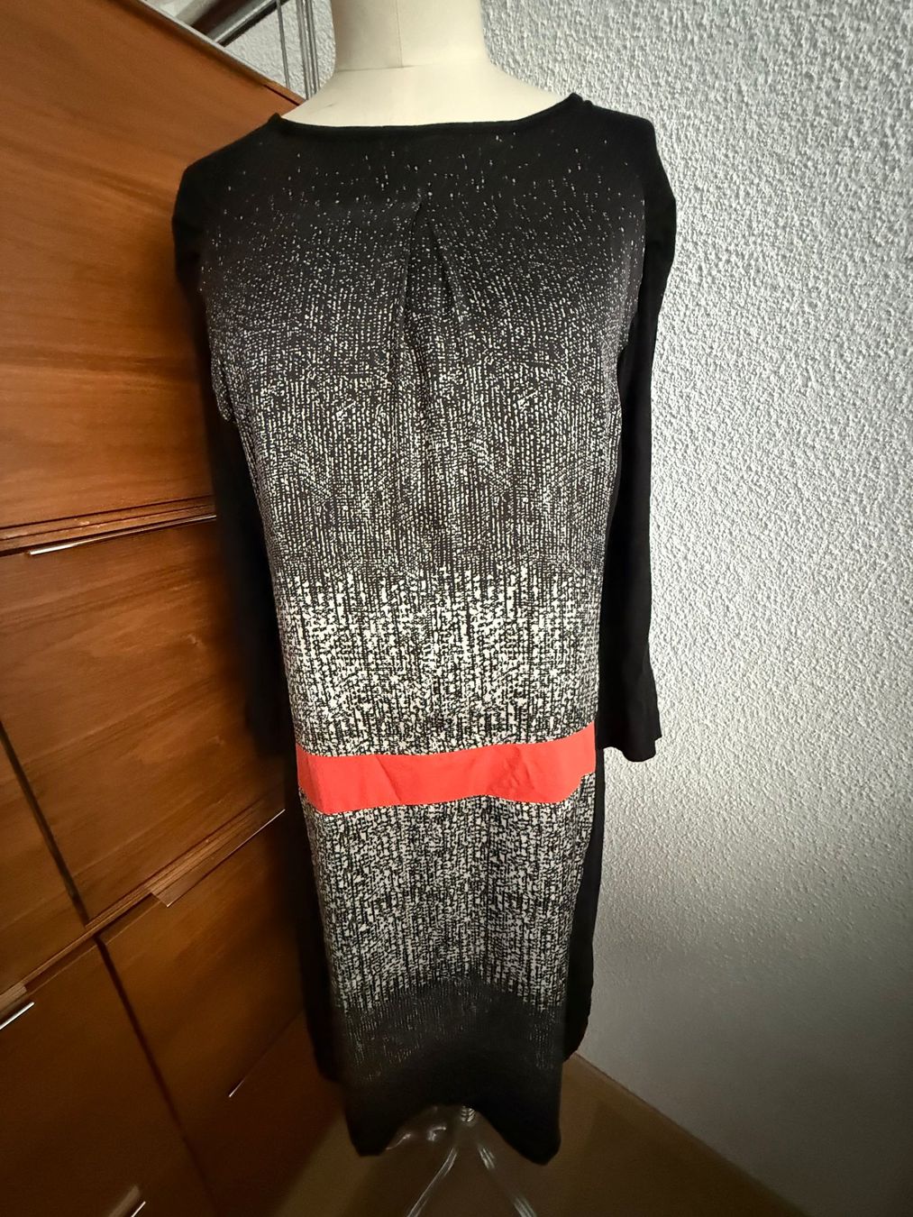 Vestiti: Tuzzi Kleid Gr. 40 Viskose – Usato da Kirchdorf AG venduto da coco123