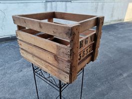 Rustikale Holzkiste, Kiste, Box, Holzharasse, alte Holzkiste