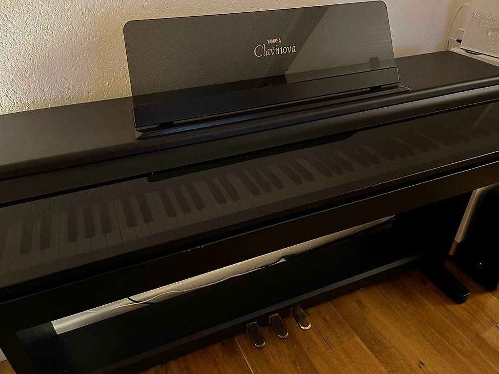 Instruments de musique: Yamaha Clavinova CLP 123 – D'occasion à Zürich par superfecoo 2