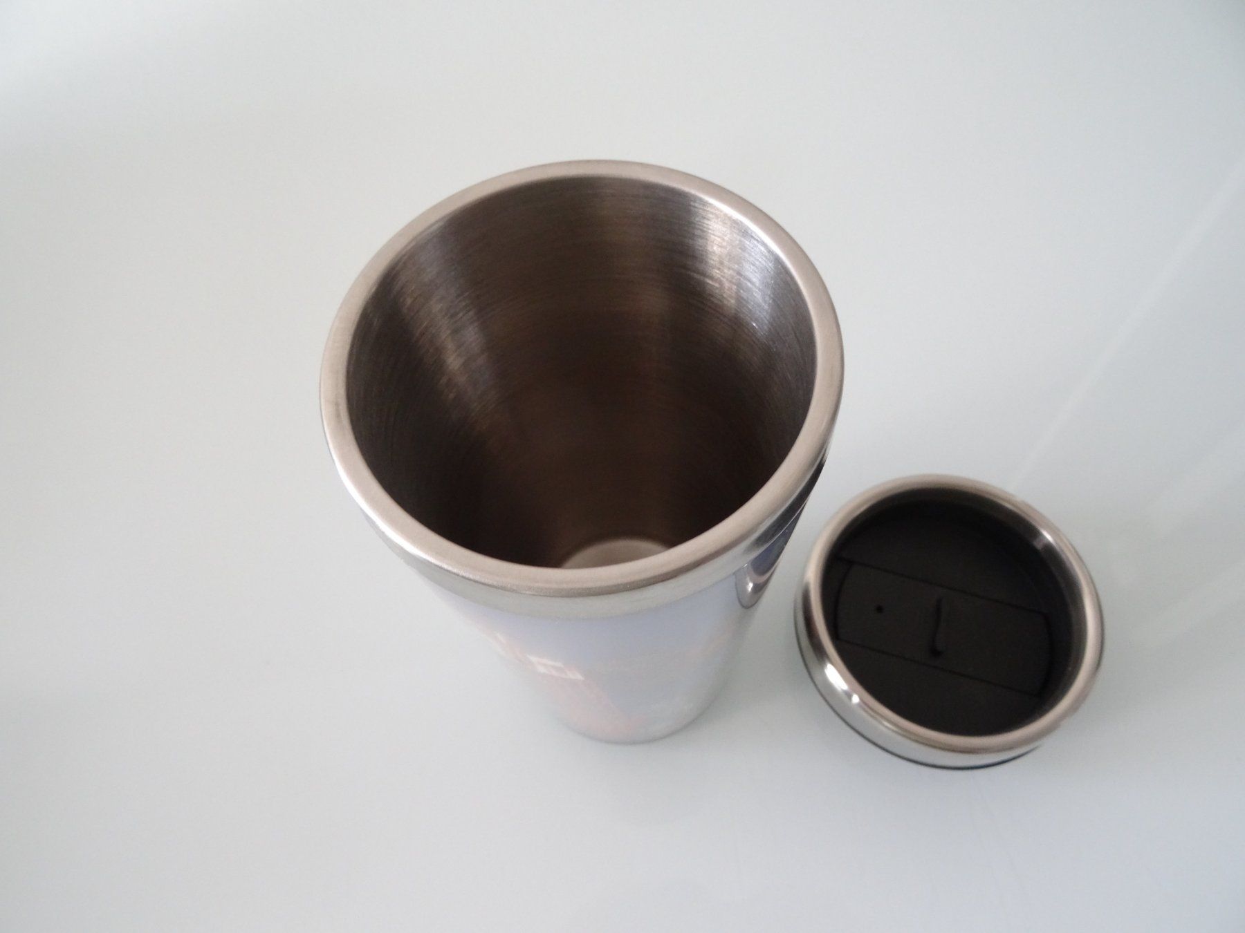 Behälter & Ähnliches: Drinkbecher mit Deckel – Gebraucht aus Winterthur von valbella7 2