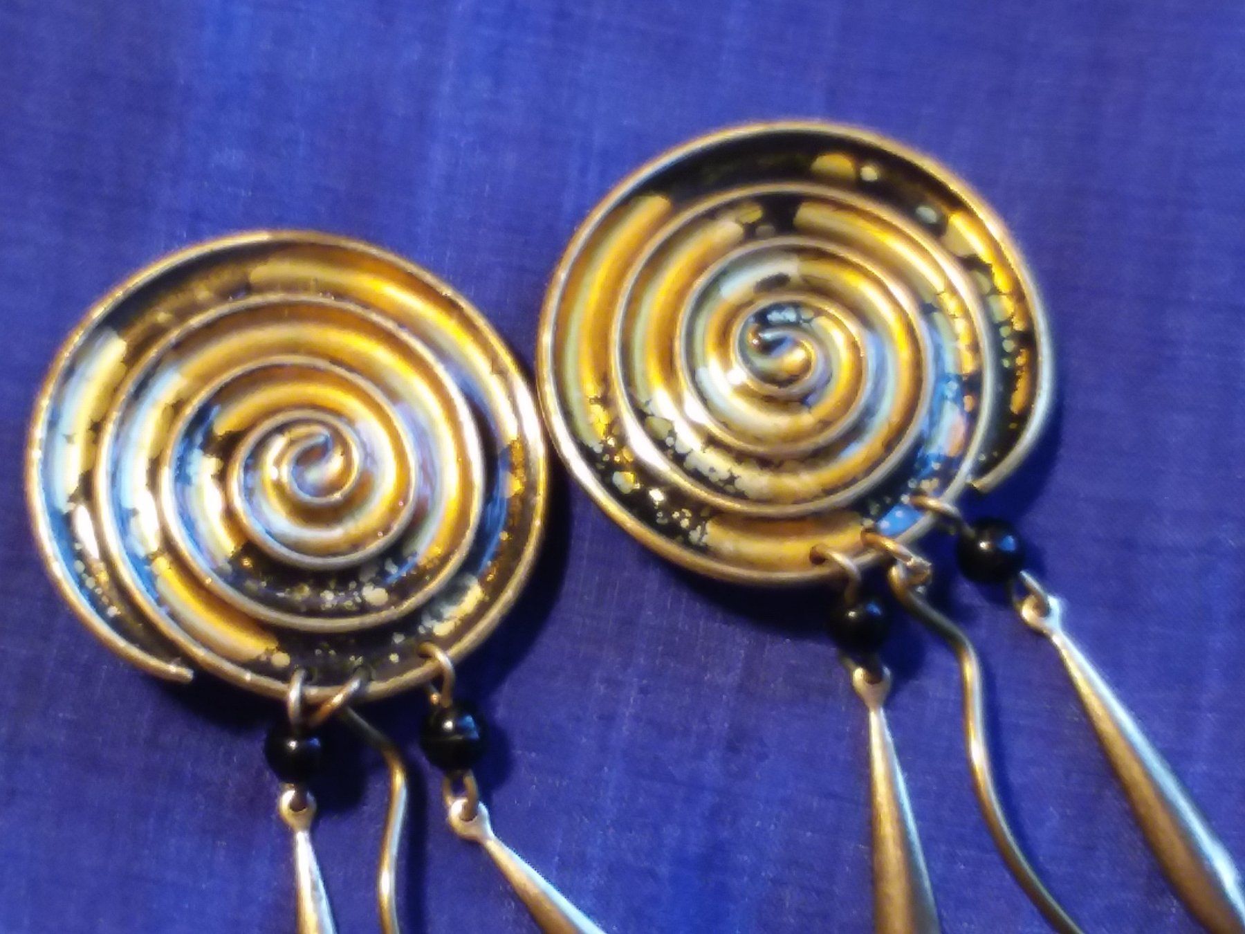 Orecchini pendenti & Orecchini a lobo: Art Déco Gold-Schwarze Ohrclips, ca 1930 – Usato da Zürich venduto da gutsan 2