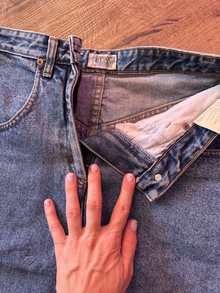 Lee Gonne: Lee Gossip Jeans Skirt Y2K – Usato da Bern venduto da LoveVintageY2K 1