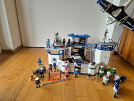 Playmobil Polizei-Kommandozentrale mit Gefängnis
