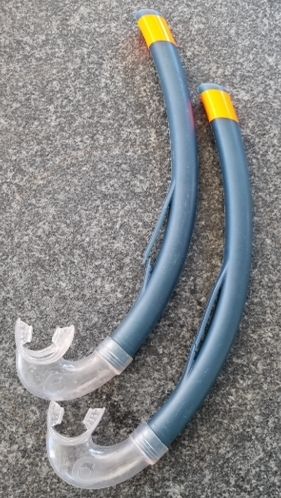 Decathlon Mute per immersioni: 2 Schnorchel – Usato da Sutz venduto da Rawypp