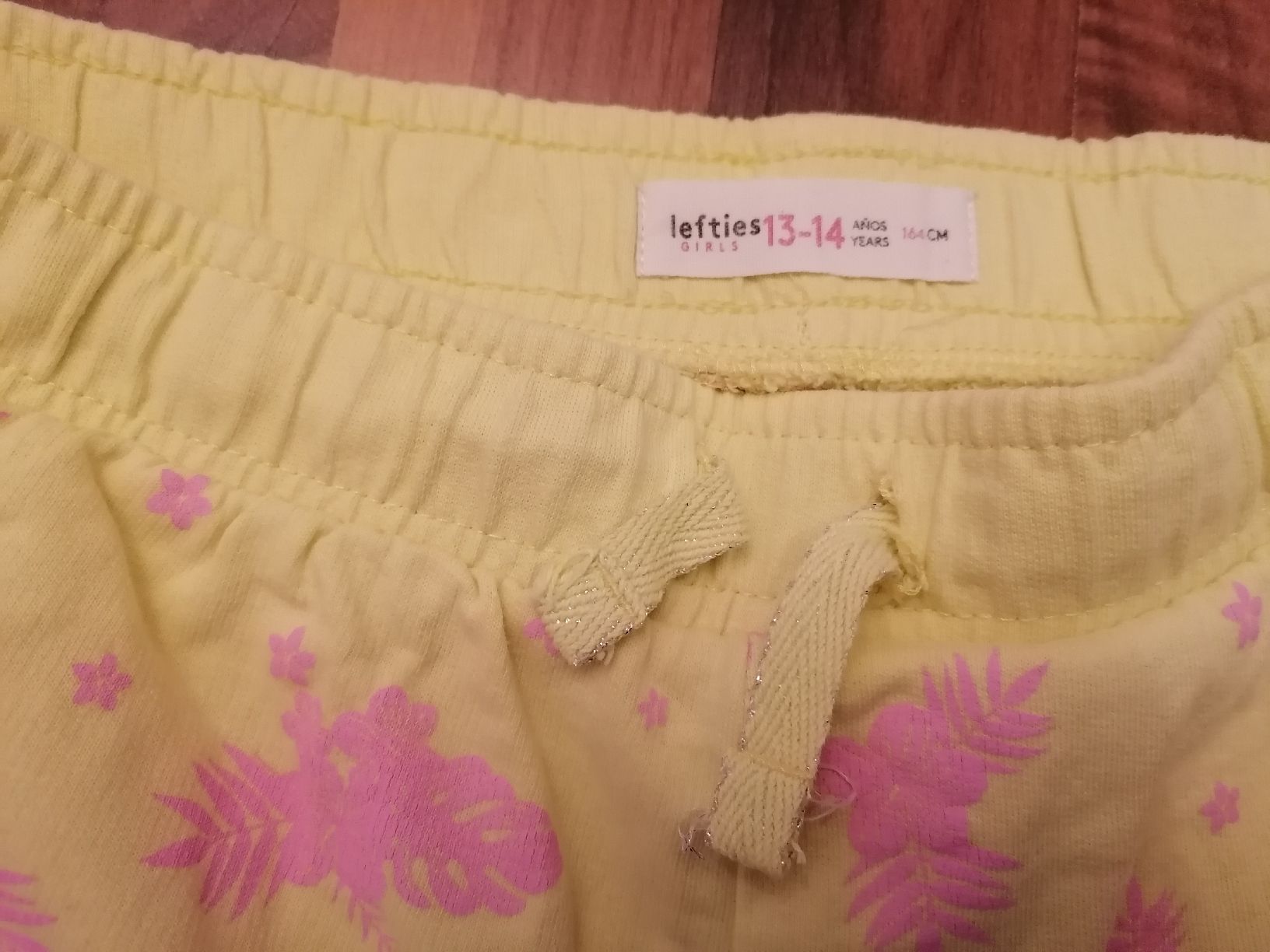 Lotti & Set di vestiti: Mädchen Sport Kleiderpaket, Gr. 146/152 – Usato da Wahlen b. Laufen venduto da Aweiss 2