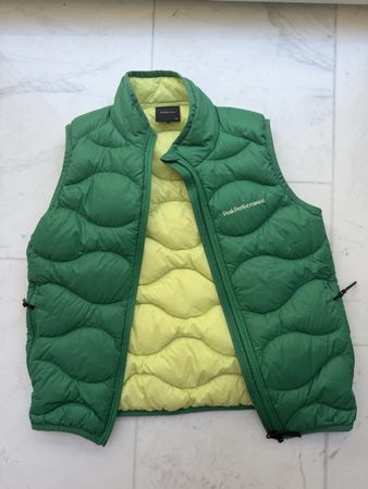 Peak Performance Daunenweste Junior gruen Groesse 140
