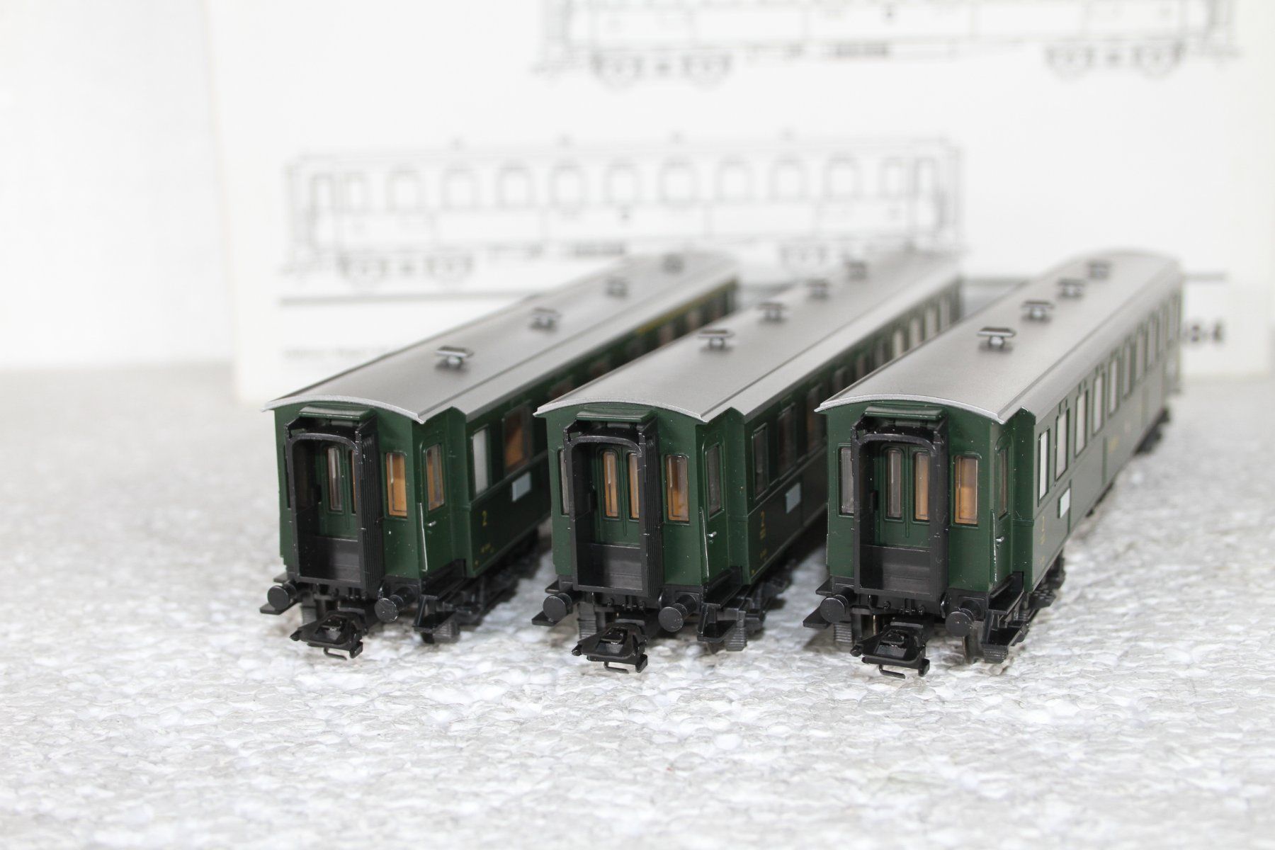 Märklin Modellini di ferrovie: Märklin SBB Wagen-Set ´Schweizer Oldtimer-Personenzug´ (2) – Usato da Triesen venduto da gleis8 4