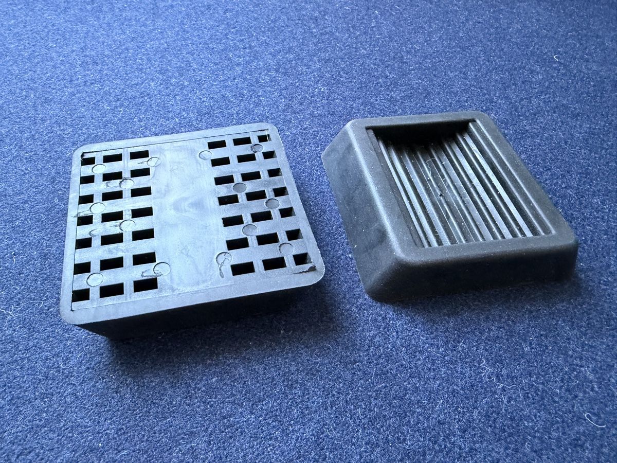 Ancore: Rubber wheel stoppers – Nuovo (secondo la descrizione) da Zürich venduto da jankais3r 1
