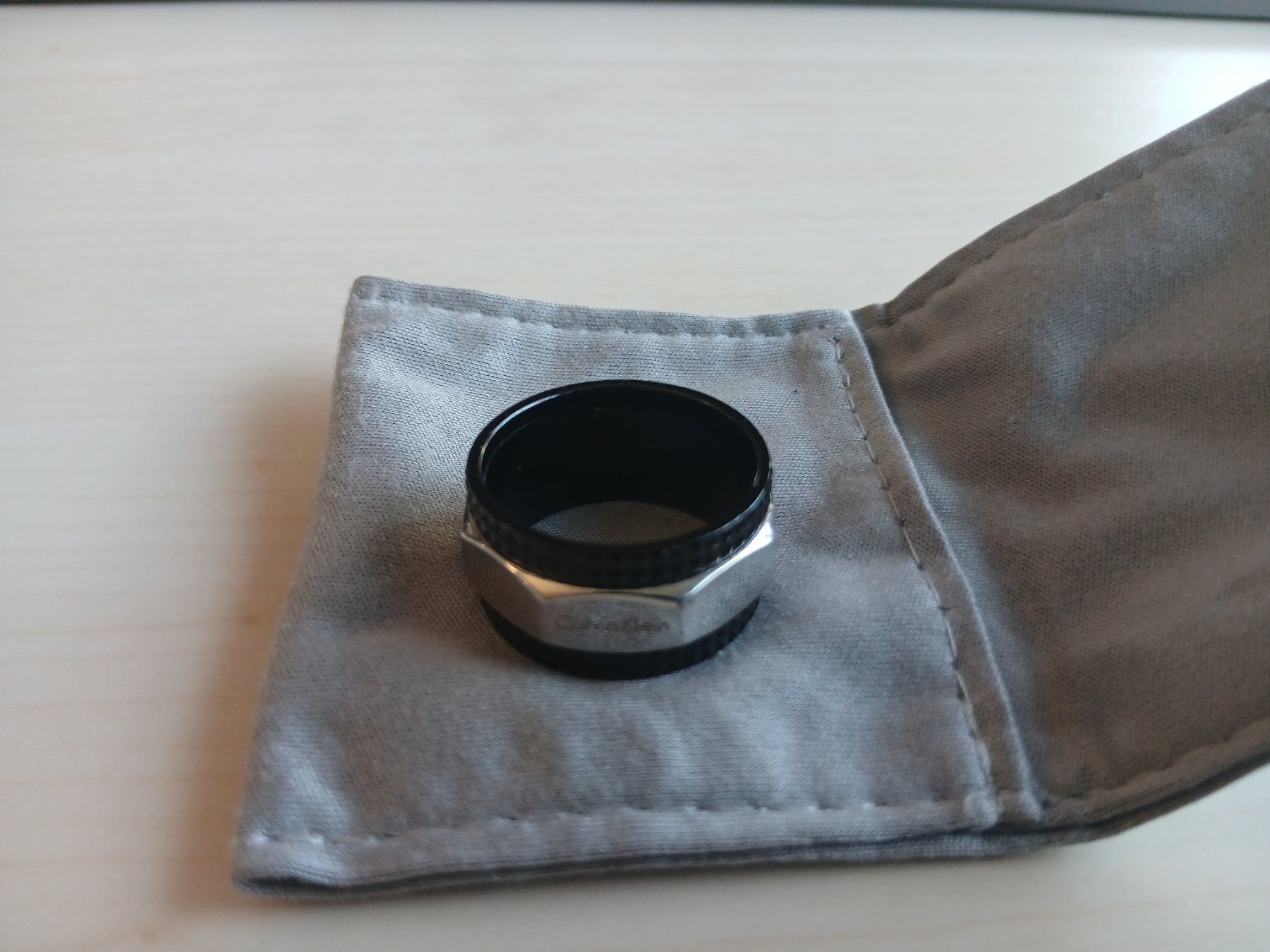 Calvin Klein Anelli: Calvin Klein Ring – Usato da Oberglatt ZH venduto da Sandro0124
