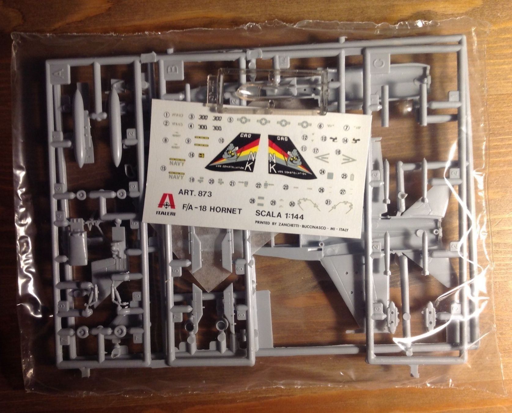 Italeri Kit di modellismo & Modellini statici: F/A - 18 A Hornet - Italeri - Model Kit – Nuovo (secondo la descrizione) da Altdorf UR venduto da Mini037 3