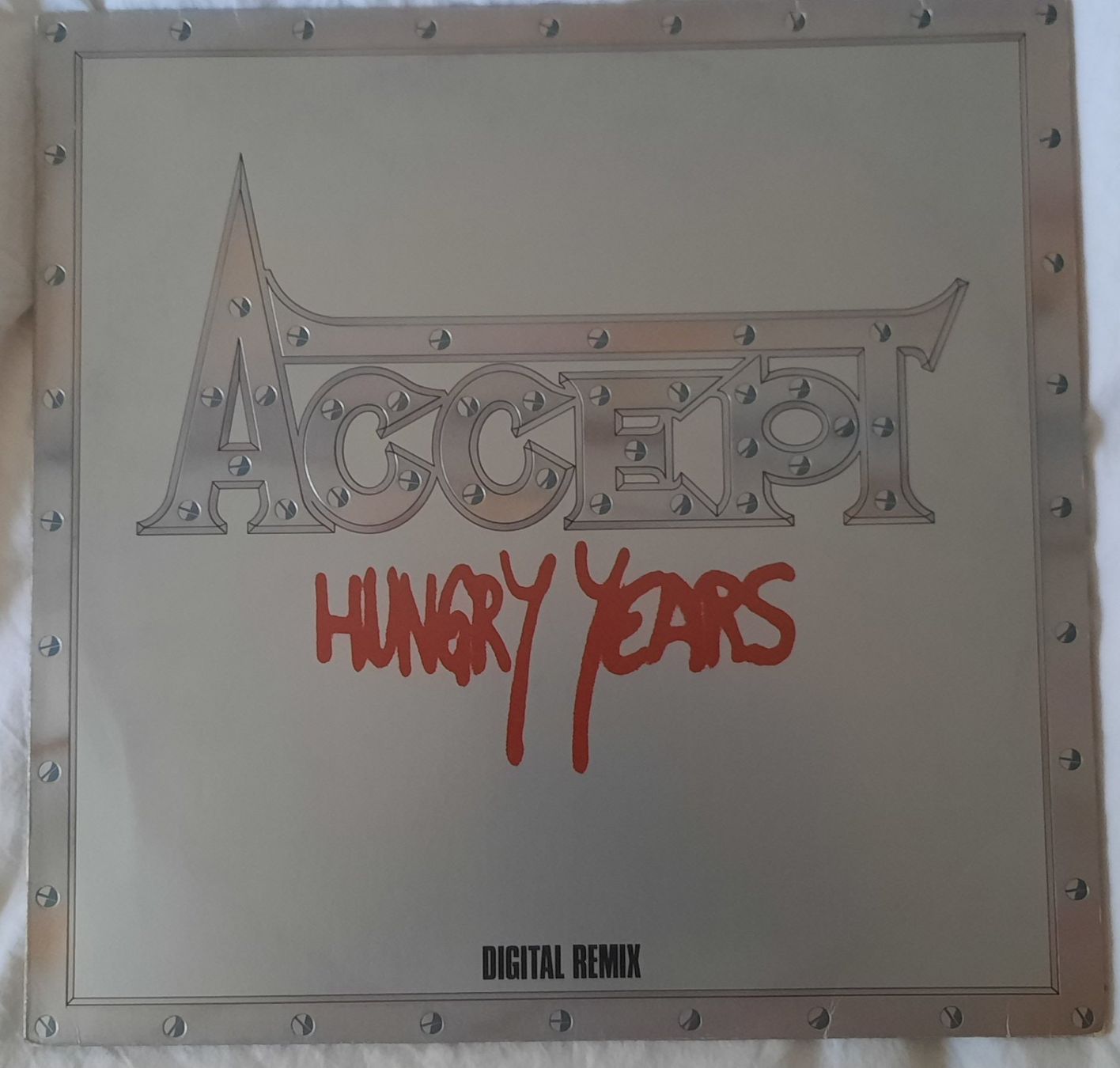 Dischi in vinile: ACCEPT - HUNGRY YEARS - DIGITAL REMIX - 2000 – Usato da Lausanne venduto da MHJ