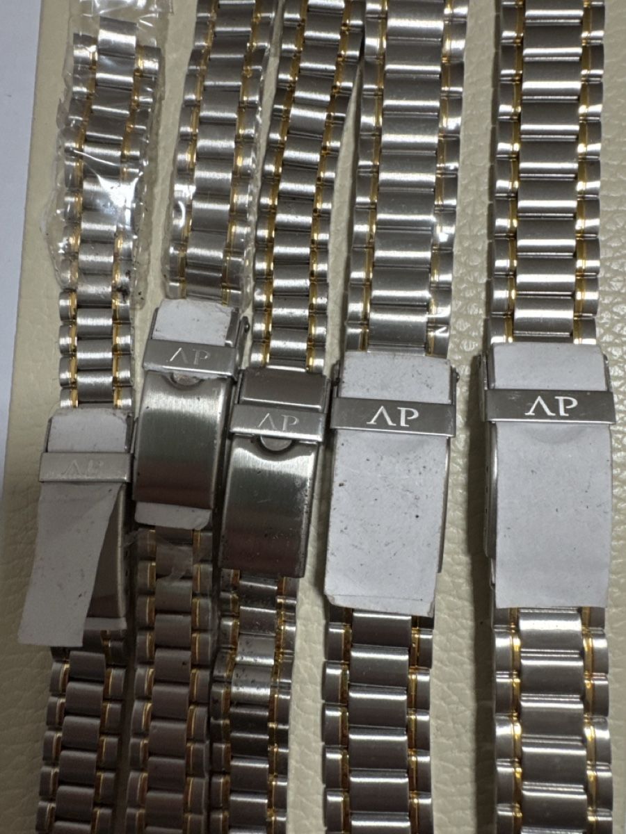 Bracciali & Braccialetti: Lot de 5 Bracelets de Montre - État Impeccable – Usato da La Chaux-de-Fonds venduto da lida2005 2