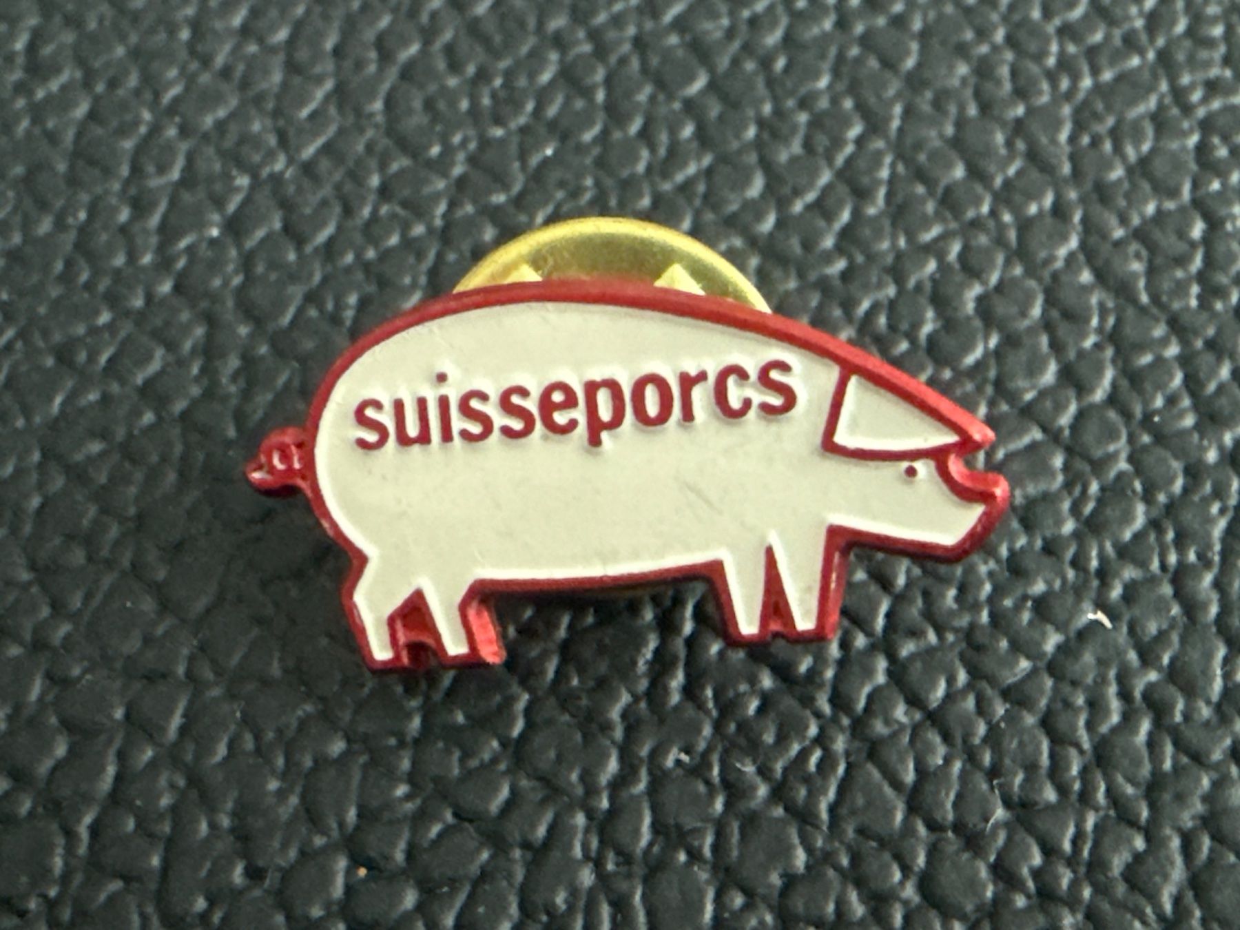 Plaquettes & Badges: Pin Suisseporcs – D'occasion à Glattbrugg par Schweigmatt