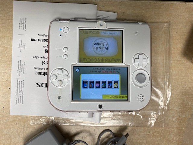 Nintendo 2DS - New Super Mario Bros. 2 Special Edition - Console de jeu portable - blanc, rouge