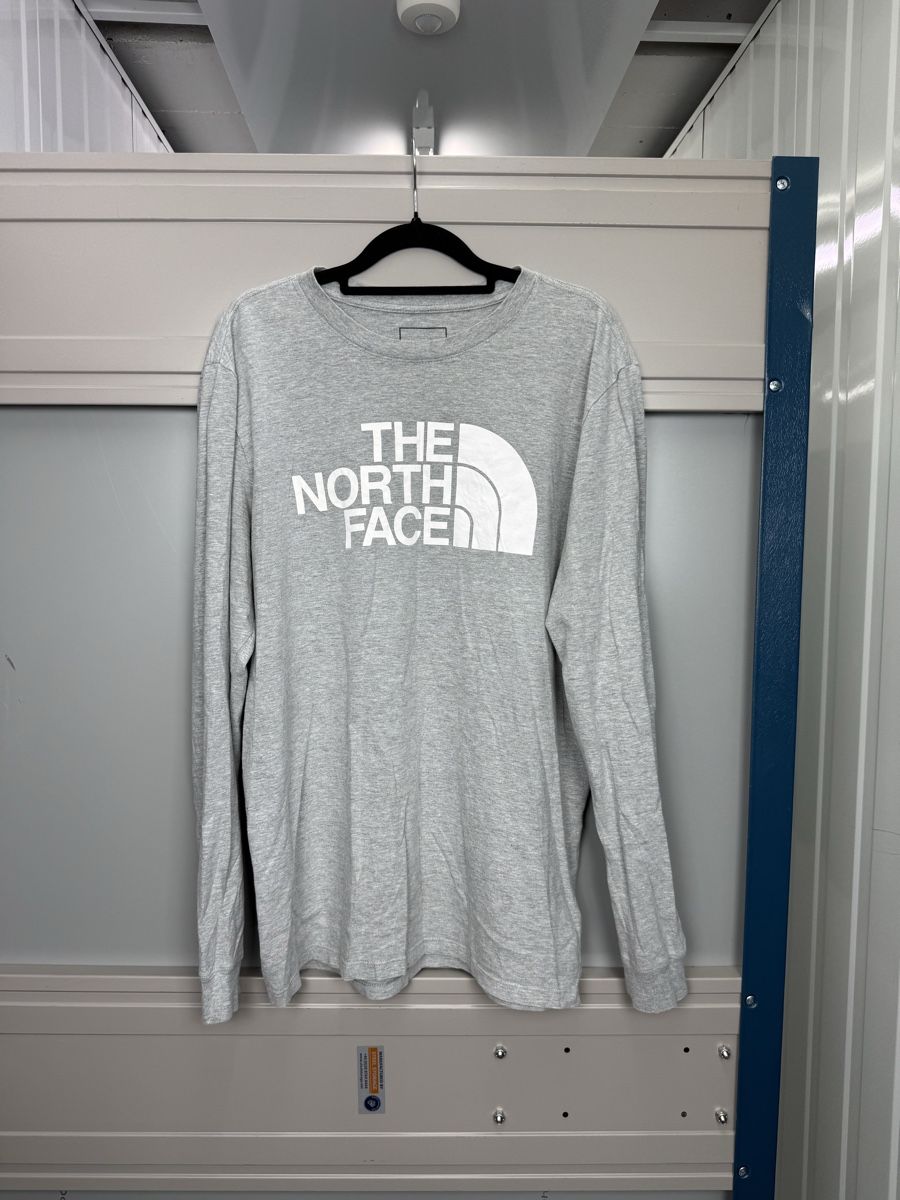 North Face T-Shirts: The North Face longsleeve – Gebraucht aus Lausanne von Unehistoiredesapes