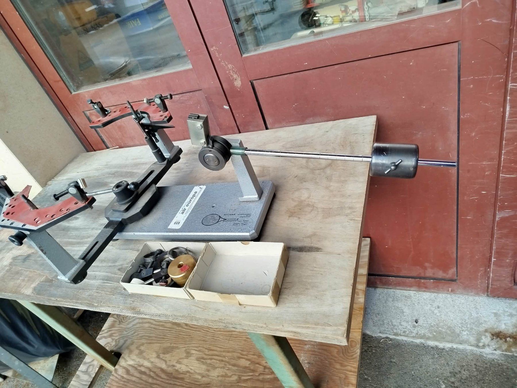 Tutti gli attrezzi: Machine à corder les raquettes de tennis. – Usato da La Chaux-de-Fonds venduto da Emmaus2300CDF 3