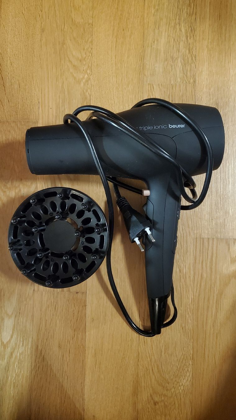 Beurer Asciugacapelli: Top Haarfön Beurer triple Ionic mit Diffuser, top Zustand! – Usato da Uster venduto da lof_2xmz