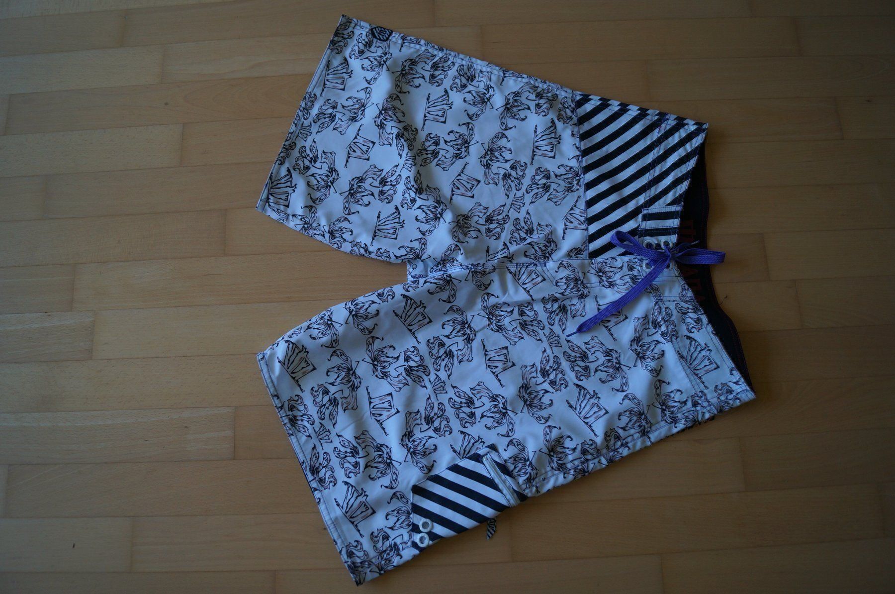 Costumi da bagno: Mada Boardshorts Gr. 34, neu – Nuovo (secondo la descrizione) da Köniz venduto da Fred333