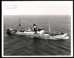 Fotografie Frachtschiff Hedja auf See, G