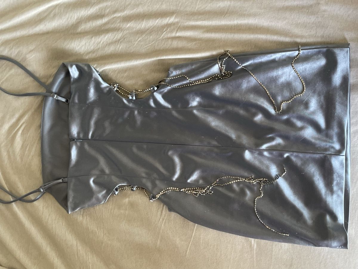 Kleider: Missue Silver Mini Dress XS – Gebraucht aus Lenzburg von sad_8mbt 3