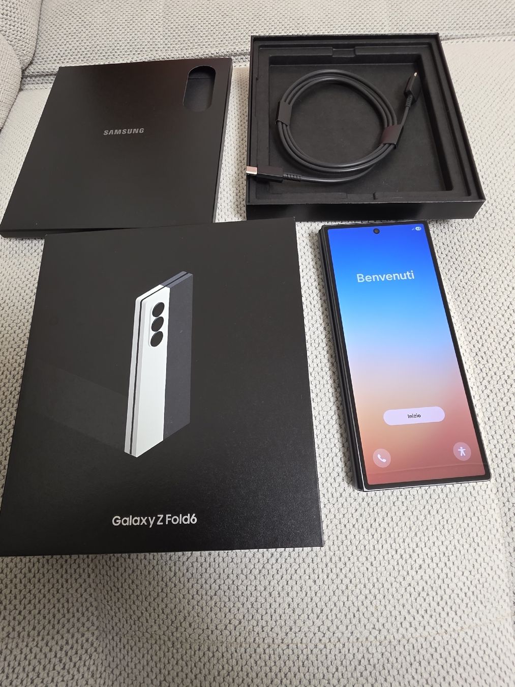 Samsung Handys / Smartphones: Samsung Galaxy Z Fold 6 – Neu (gemäss Beschreibung) aus Basel von Nora2020 7