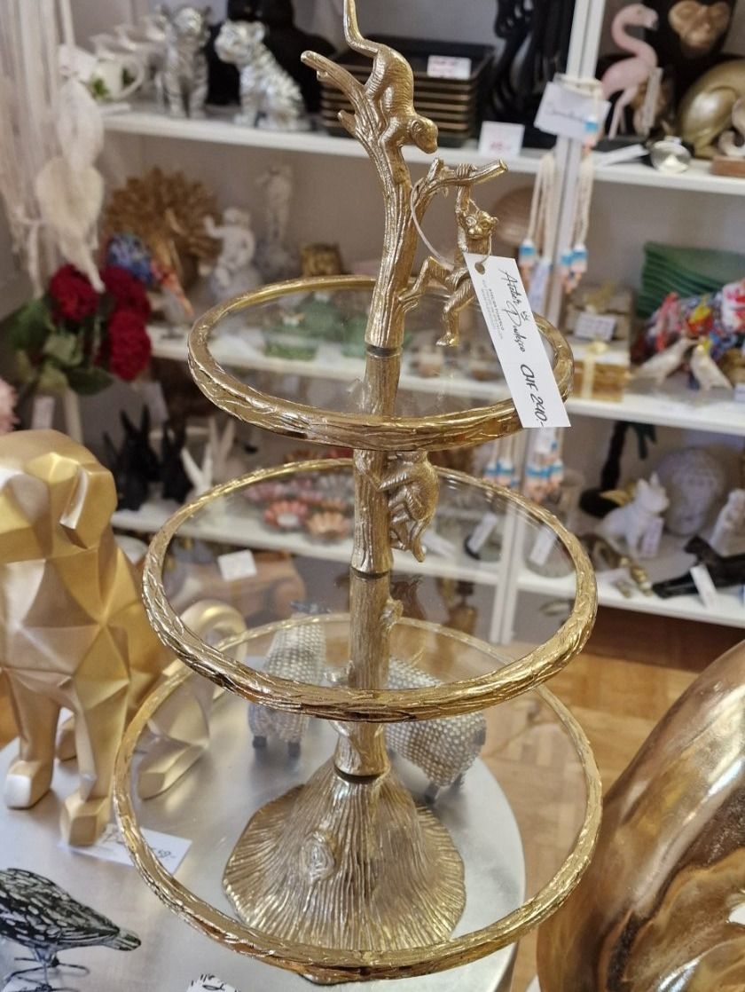 Piatti di portata: Etagere in Goldoptik mit kleinen Äffchen – Nuovo e nell'imballaggio originale da Schaffhausen venduto da AtelierPudesco