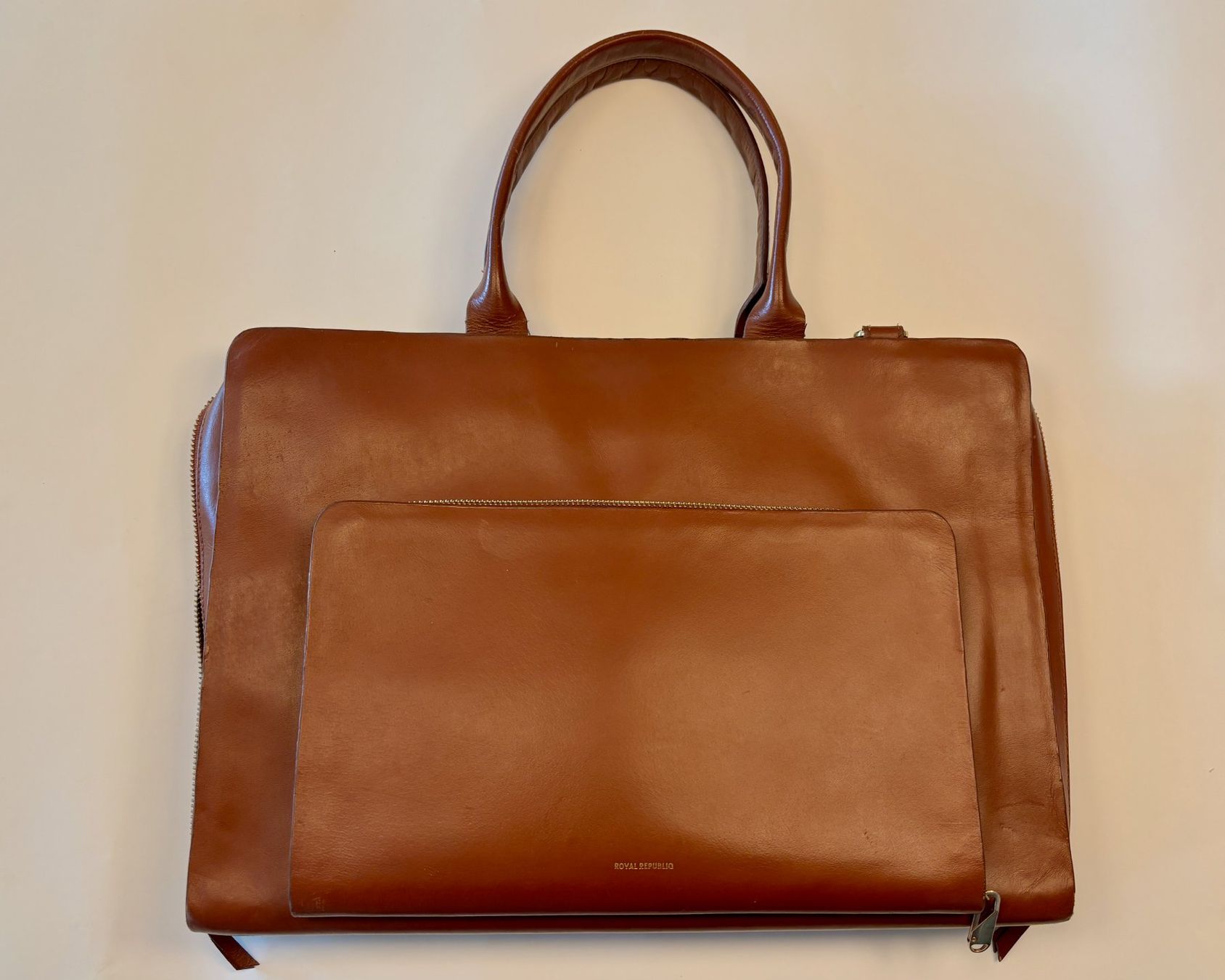 Taschen: 16" Laptoptasche Echtleder von ROYAL REPUBLIQ – Gebraucht aus Birmensdorf ZH von CAS-ZRH