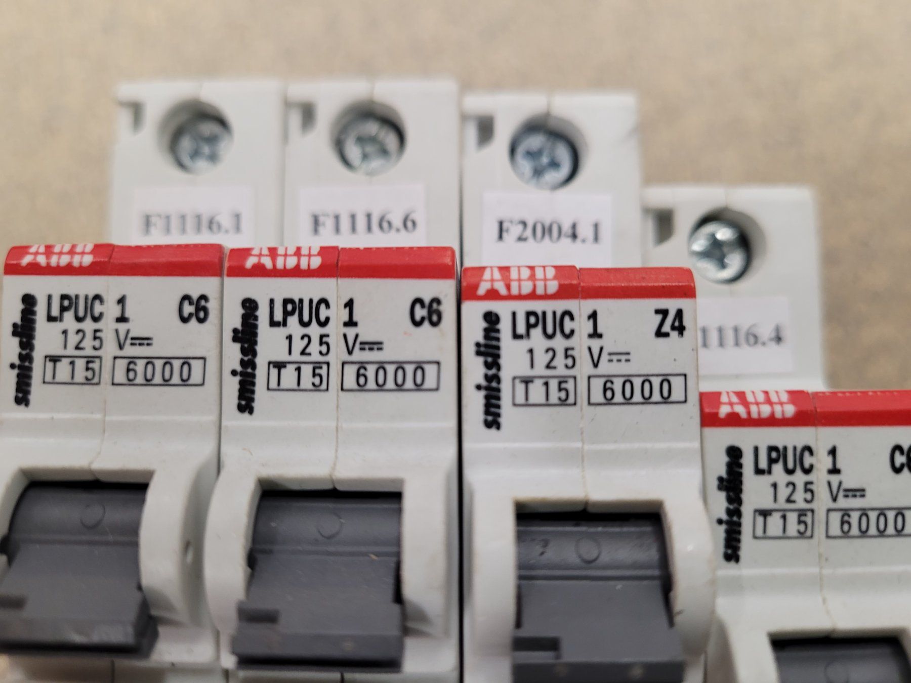 ABB Composants électroniques: 4 Stück Sicherungen ABB LPUC1 Z4 oder C6 – D'occasion à Vitznau par Night-Fire 3