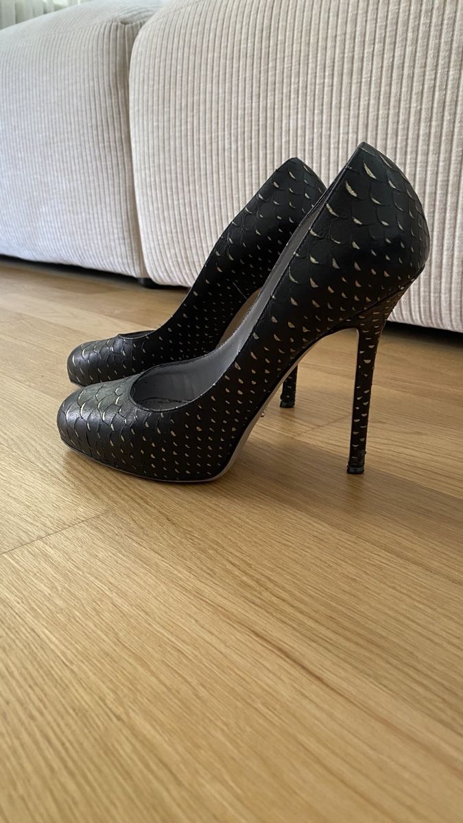 Sergio Rossi Scarpe da donna: SERGIO ROSSI DESIGNER PUMPS SCHWARZ GRÖSSE 38 – Usato da Thalwil venduto da olh_7cpg 2