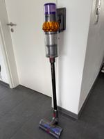 Dyson V15 detect absolute + diverses Zubehör