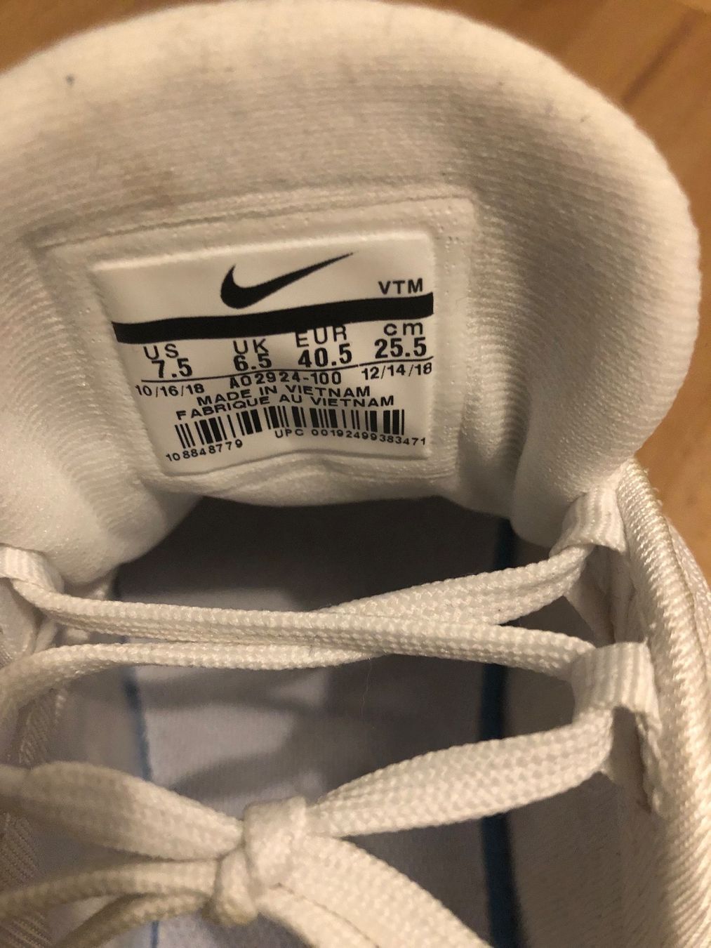 Nike Damenschuhe: NIKE AIR DAMEN SNEAKERS – Gebraucht aus Zürich von heb_c9cj 1