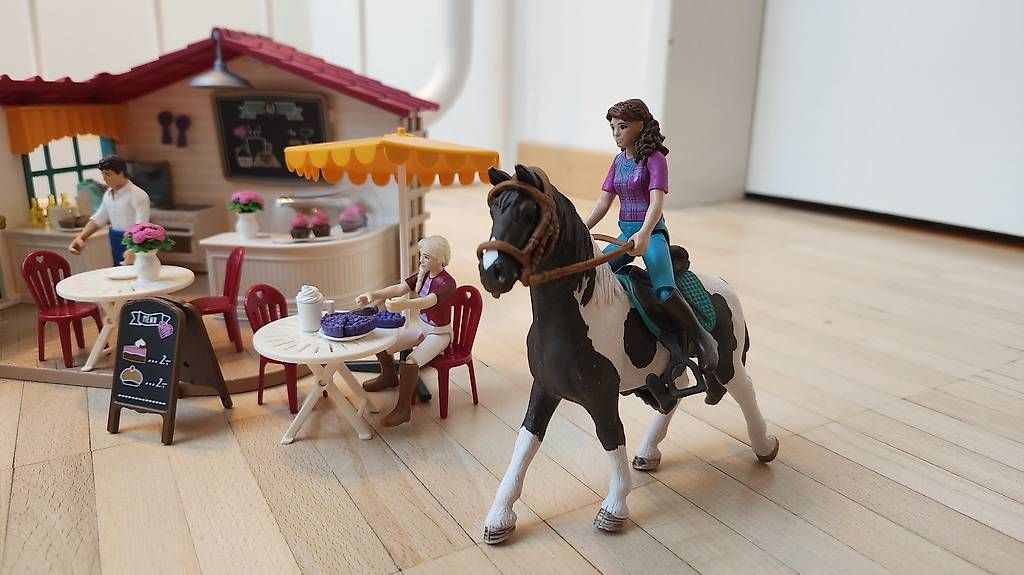 Spielzeuge: Schleich Reitercafe – Gebraucht aus Urdorf von Silvie5 2