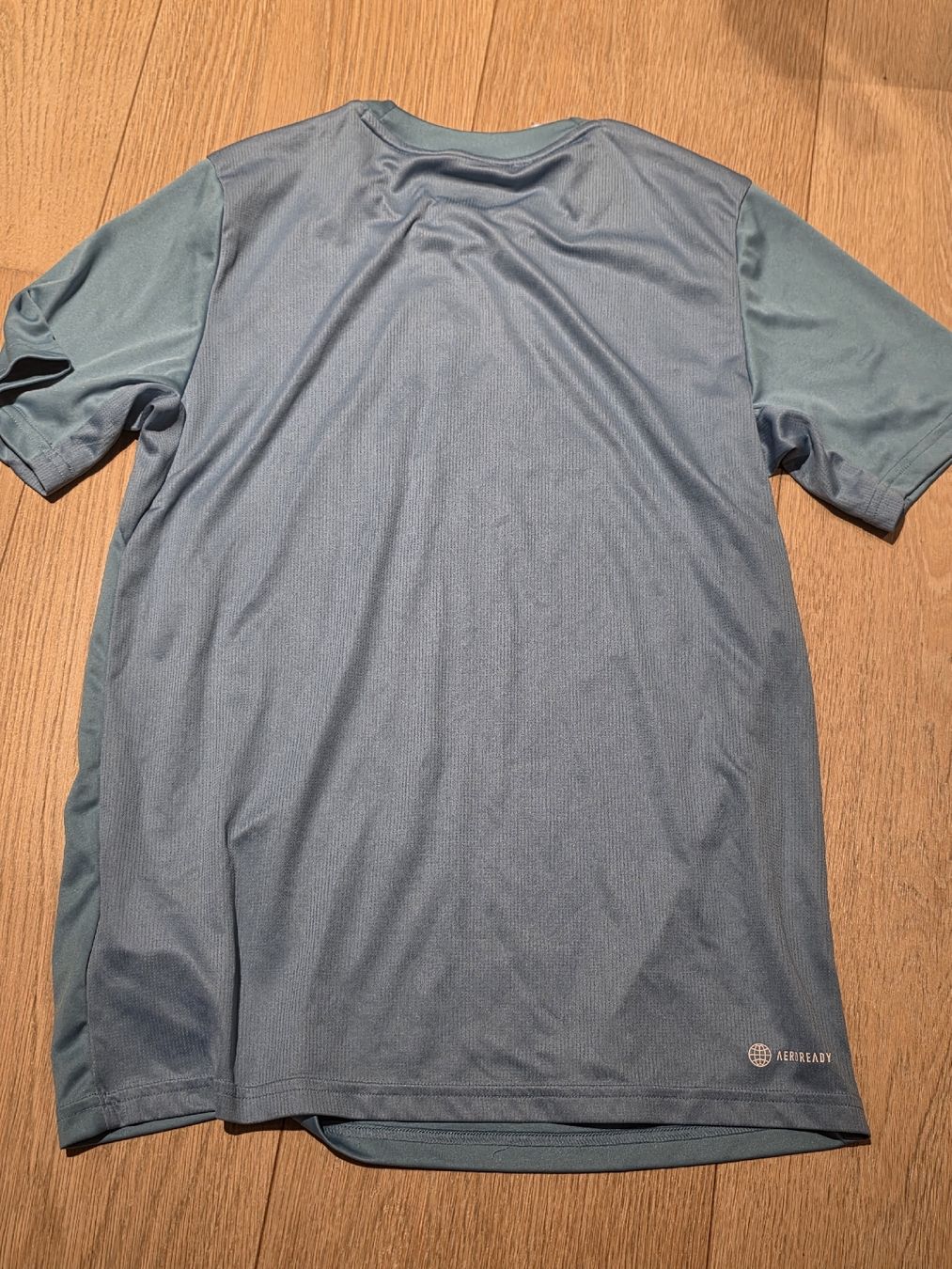 Adidas T-Shirts: Sommer Adidas Shirt Gr. 164 - neuwertig – Gebraucht aus Thalwil von Beckhaem 2