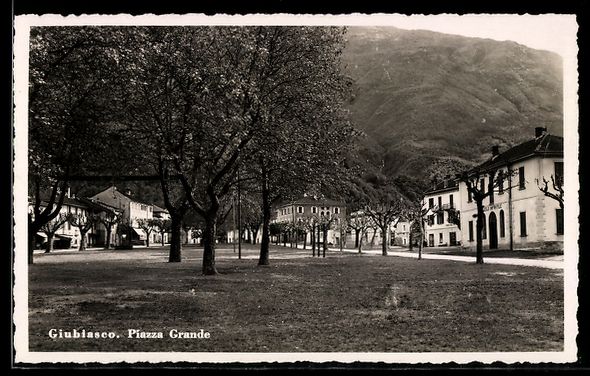 Cartoline postali: AK Giubiasco, Piazza Grande – Usato da Berlin venduto da bartko-reher