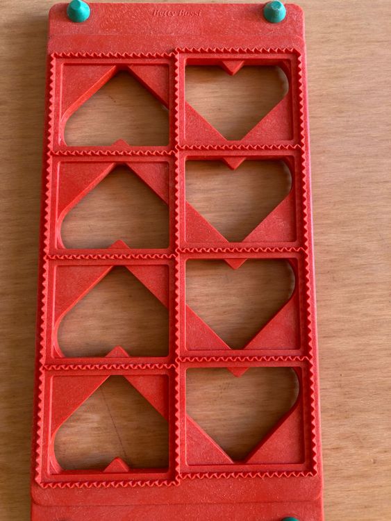 Stampino Per Ravioli Betty Bossi Con Stencil – 18 Ravioli In Una Volta, Due Forme, Lavastoviglie