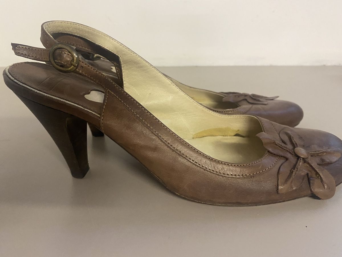 Navyboot Damenschuhe: Navyboot Schuh braun Gr. 38 – Gebraucht aus Henggart von Chlungele 1