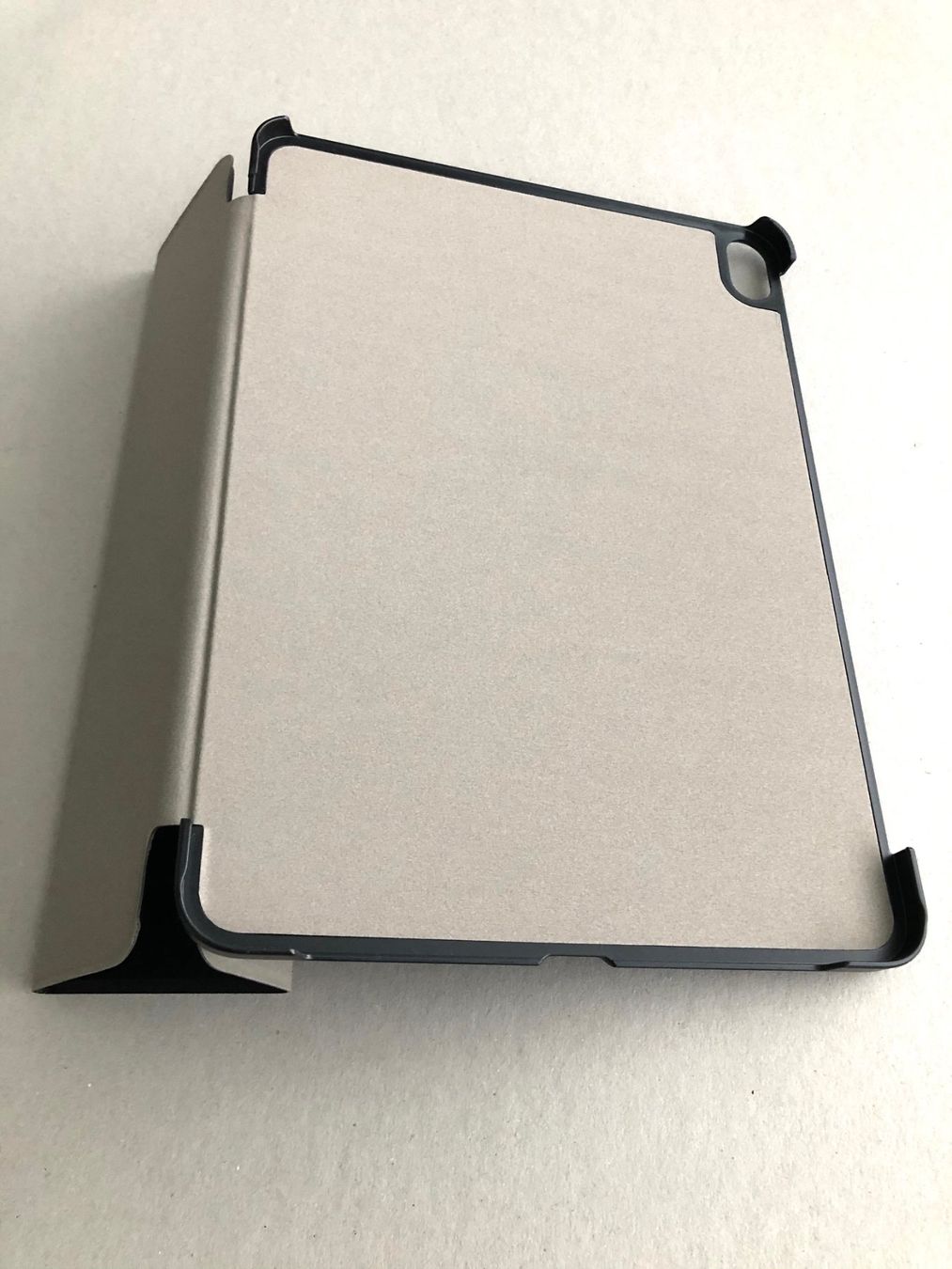 Covers & Taschen: Hülle Cover iPad 2022 10. Generation 10.9" Hardcase – Neu und originalverpackt aus Utzigen von Flyblue 7