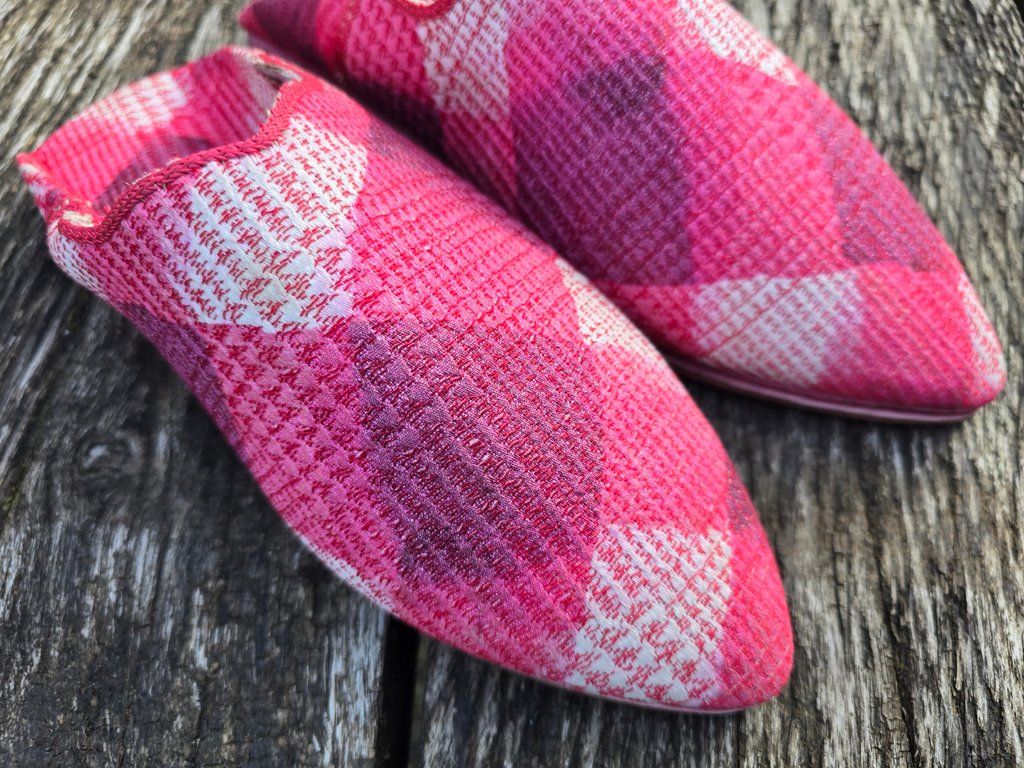 Damenschuhe: Babouches: Stoff pink gemustert (38)-ANGEBOT – Neu (gemäss Beschreibung) aus Romanshorn von Rachacha