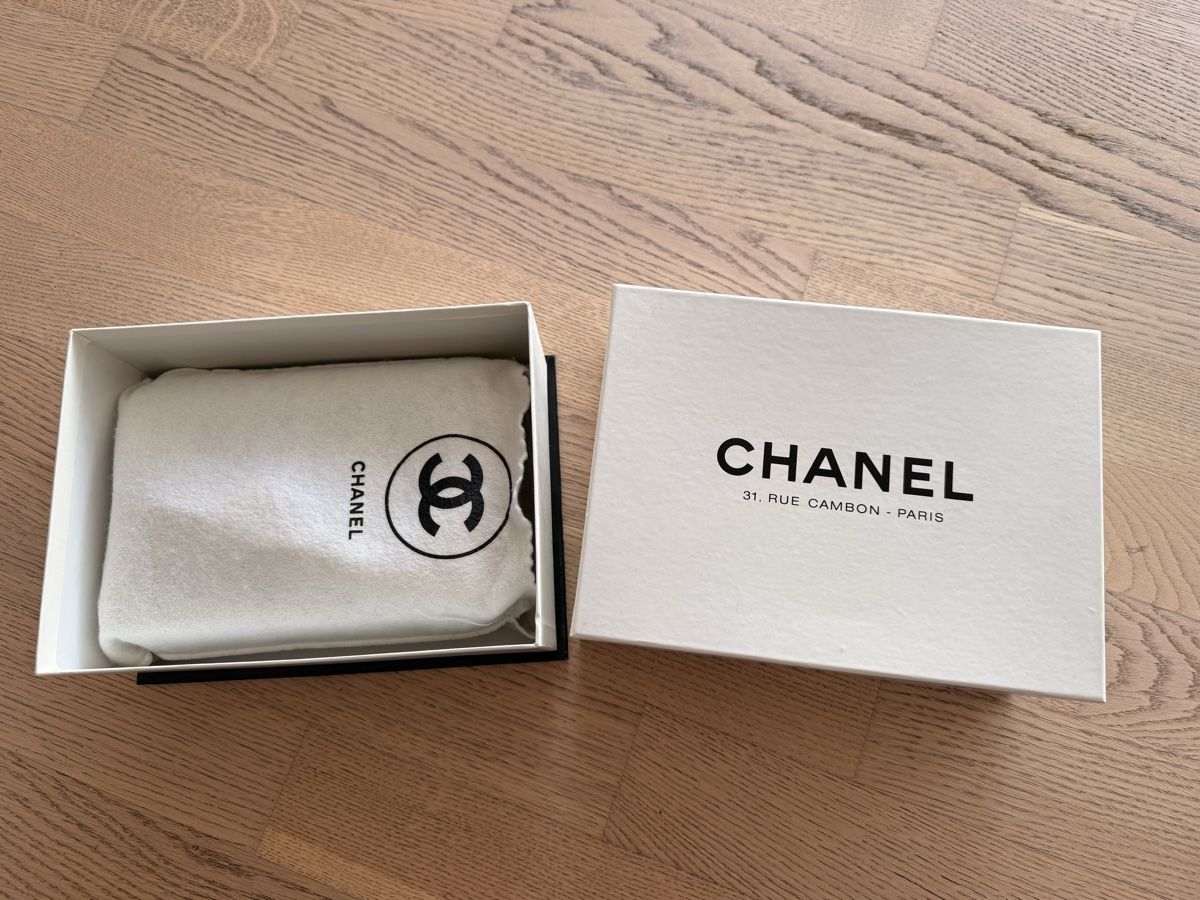 Chanel Sacs femmes: Vintage Chanel Mini Square Flap in Navy – D'occasion à Uster par ursonja01 8