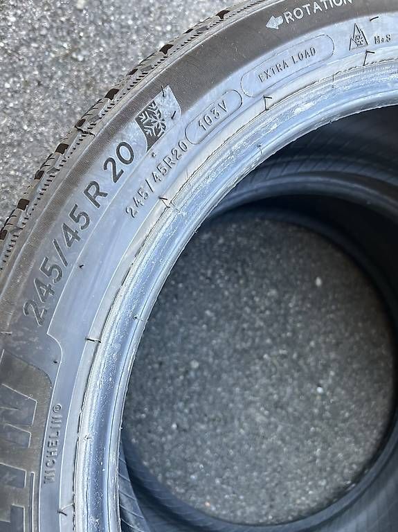 Pneumatici & Ruote complete: 2 x 245/45/20 Michelin Winterreifen  – Usato da Frasnacht venduto da nobloff 1